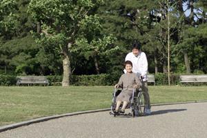 見えない矯正ができる歯科医院とは